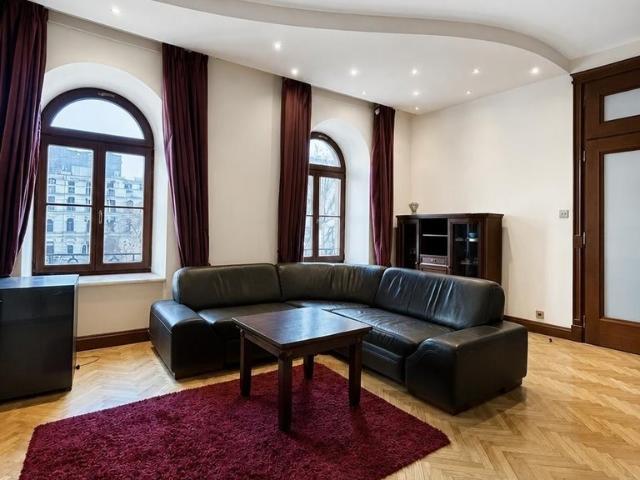 Sprzedam 2 pokojowe mieszkanie 47 m² w Śródmieściu Warszawy