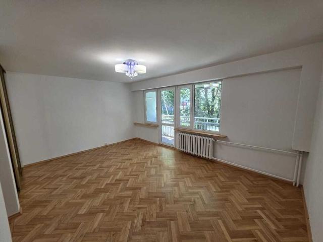 2 pokojowe mieszkanie z balkonem i piwnicą w Grodzisku polecam!