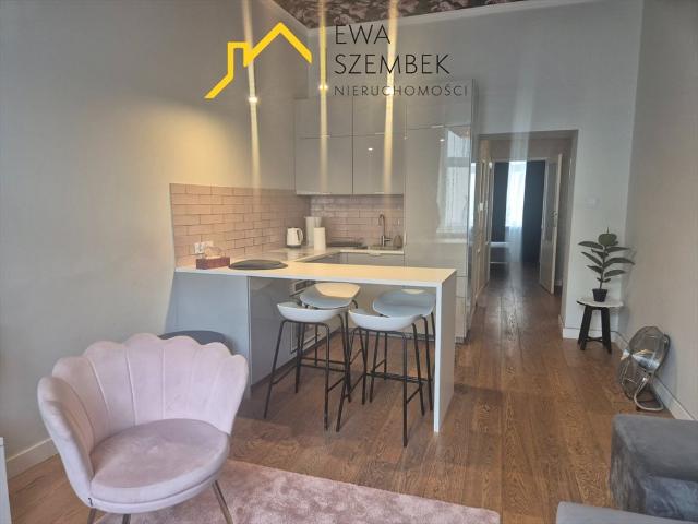 Sprzedam 3 pokojowe mieszkanie 56 m² w Krakowie Stare Miasto
