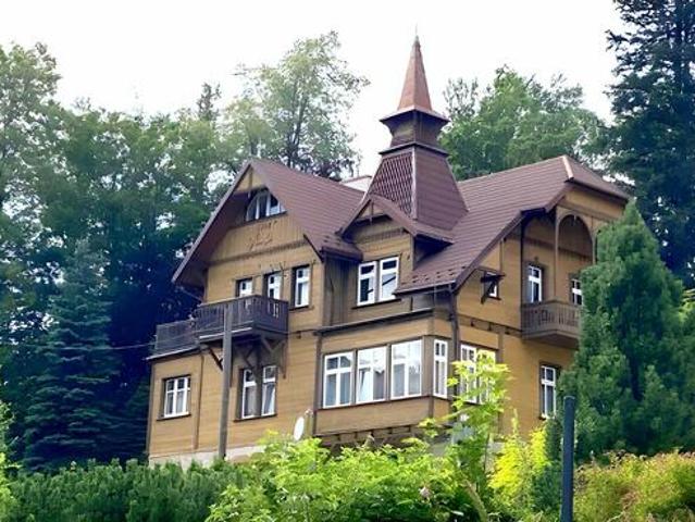 Sprzedam Willę apartamenty na wynajem Szklarska Poręba centr