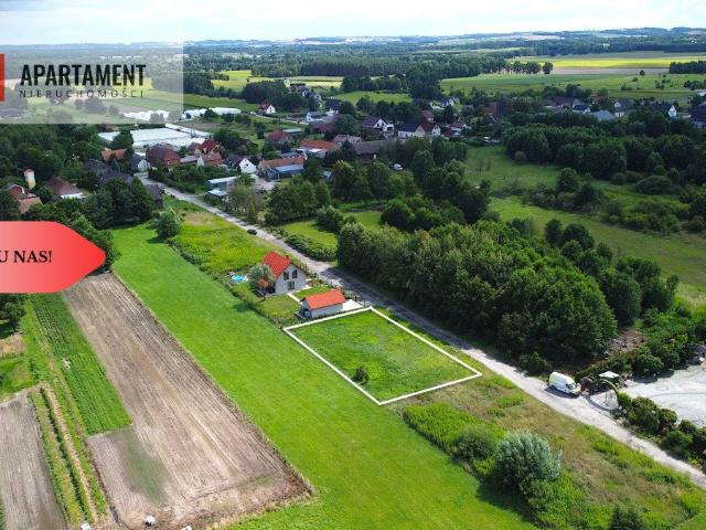 Sprzedam działkę 1015 m² w Komorowie z WZ i mediami