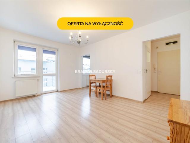 Sprzedam jasne 1 pokojowe mieszkanie z balkonem w Krowodrzy
