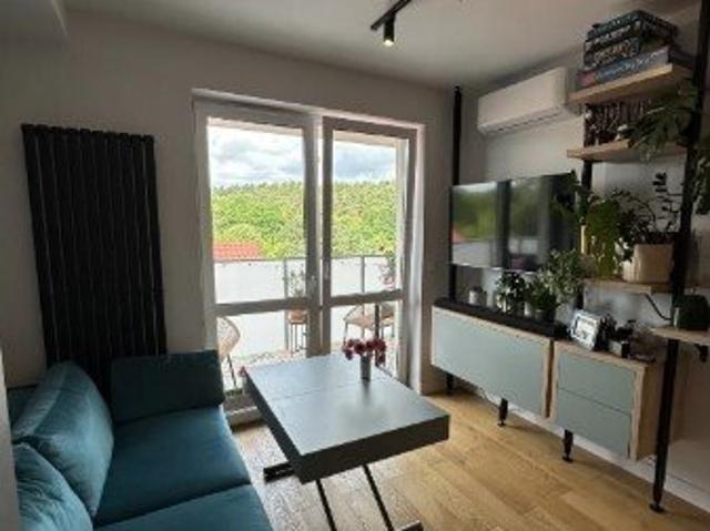 Sprzedam komfortowe 2 pokojowe mieszkanie 36 m² z balkonem w Wesołej