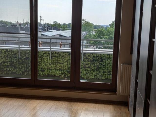 Do sprzedania komfortowe 2 pokojowe mieszkanie z balkonem 11 m² i widokiem na Wawel