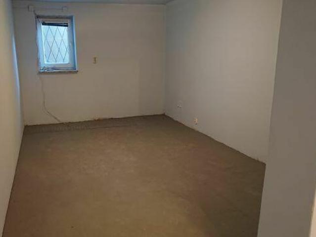 Sprzedam lokal 96 m2 prąd, woda, kanalizacja, Księga