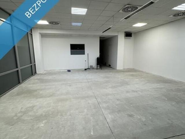 Sprzedam lokal usługowo biurowy o powierzchni 122,6 m.kw. Zainwestuj w sukces – Przestronny lokal