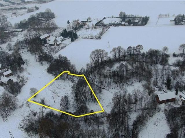 Sprzedam malowniczą działkę 4200 m² z zabudową zagrodową
