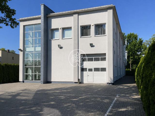Sprzedam nowoczesny obiekt magazynowo biurowy 901 m² w Warszawie