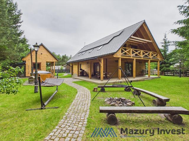 Sprzedam nowoczesny dom 200 m² w Wałpuszu z naturalnymi materiałami