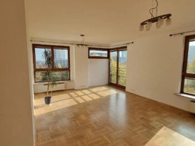 Sprzedam przestronne 4 pokojowe mieszkanie 122 m² w Śródmieściu