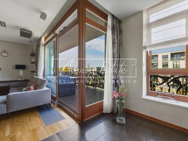 Sprzedam przestronne 4 pokojowe mieszkanie 137 m² z tarasem i 3 miejscami parkingowymi