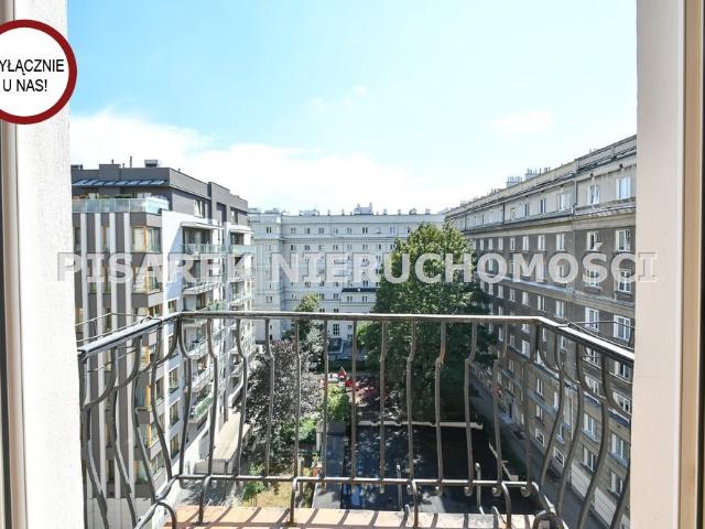 Sprzedam przestronne 2 pokojowe mieszkanie 54 m² w centrum Warszawy