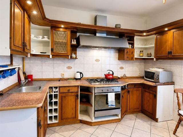 Sprzedam przestronny dom 105 m² z ogrodem i garażami w Rudnikach