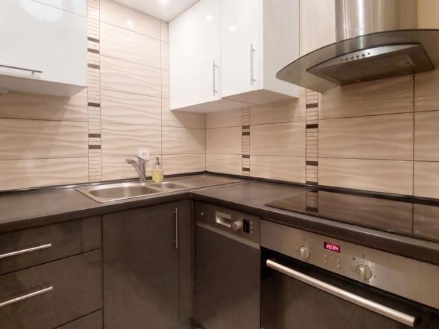 Sprawdź >>> Kawalerka przy WAT 30 m²