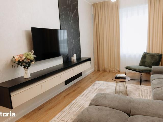Spre închiriere apartament cu 2 camere decomandat Royal Town Copou