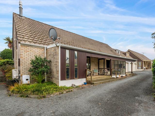 Springfield Townhouse in Prime Location