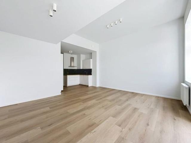 Square Armand Steurs: ground floor + garden first occupancy