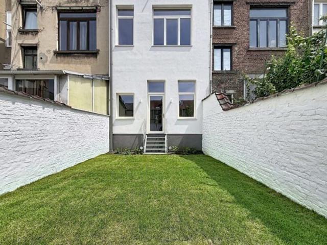 Square Armand Steurs: ground floor + garden first occupancy
