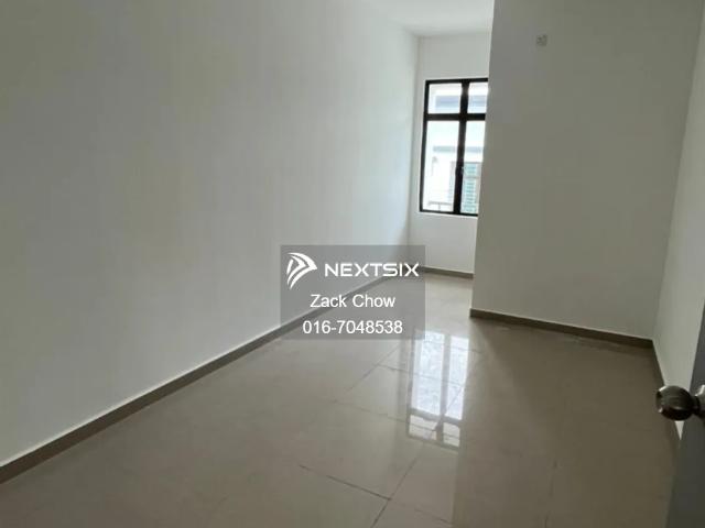 Square shaped industrial lot for efficient layout High visibility with main road frontage Close proximity to Senari Port Easy access via Sejingkat Bridge Ideal for business operations or investment