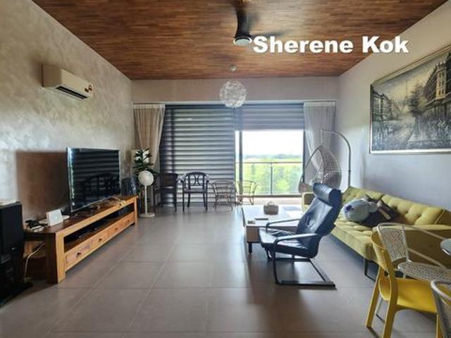 SR0004 Tastefully Renovated Apartment The Echelon