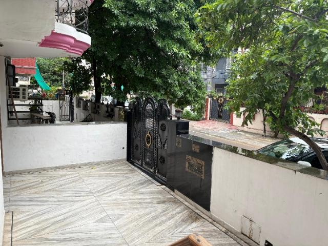 SR Homes Gurgaon 2 Bedroom 100 Sq. Yd. Apartment in Sector 41 Gurgaon Listing ID: #10008