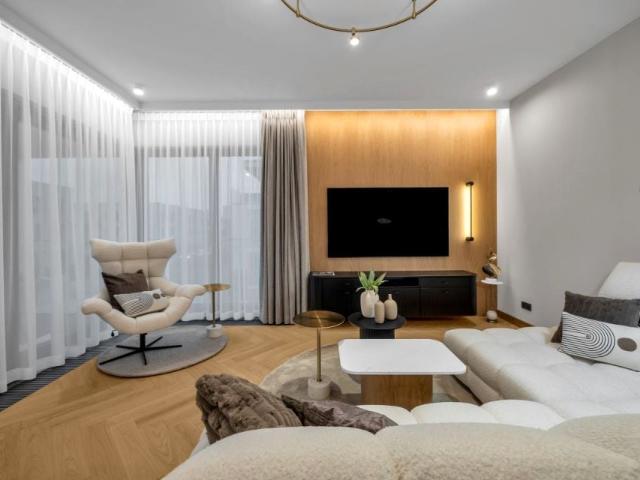 Srebrnych Świerków 157 m², Warszawa
