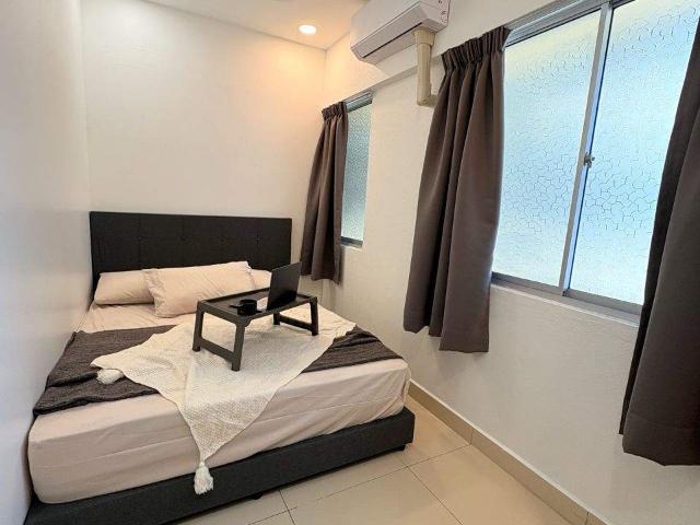 Sri Aman Block 6 Female Middle Room Bayan Lepas Near Relau Furnished