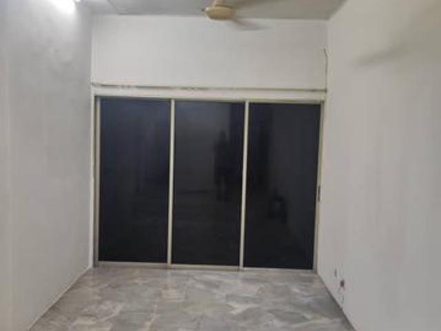 Sri Anggerik 1 3R 2B 800sq ft 24 Hrs Security Freehold non bumi