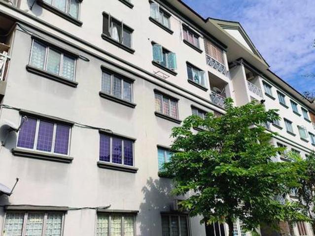 Sri Alpinia Bandar Puteri Puchong walk up apartment for sales 3rd floo