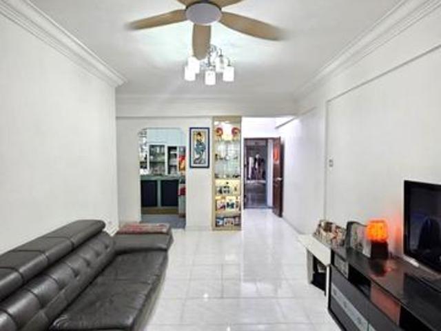 Sri Bayu Apartment Bandar Selesa Jaya flat level 3 full loan for sale