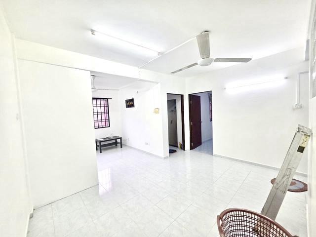 Sri Delima Jalan Suria 1st Floor Flat at Bandar Seri Alam Masai JB