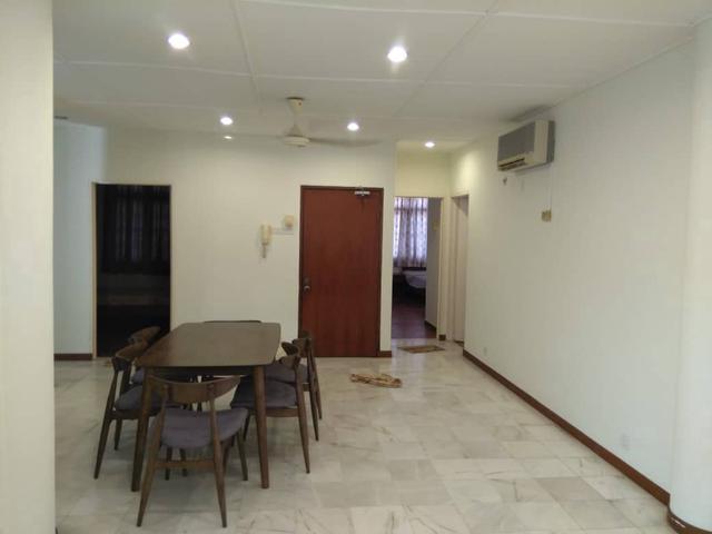 Sri Emas Low Density Near Gurney 3R3B Fully Furnished 2 Carparks