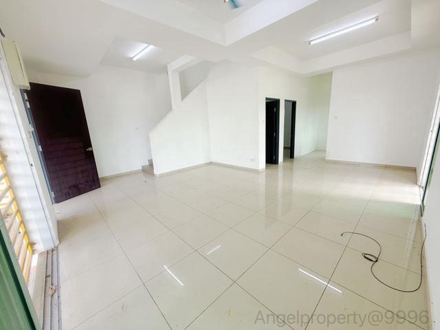 Sri Klebang Corner Double Storey For Rent