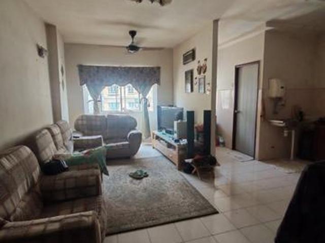 Sri Impian Apartment PRenovated 3Bedrooms Airconds 1Covered Carpark