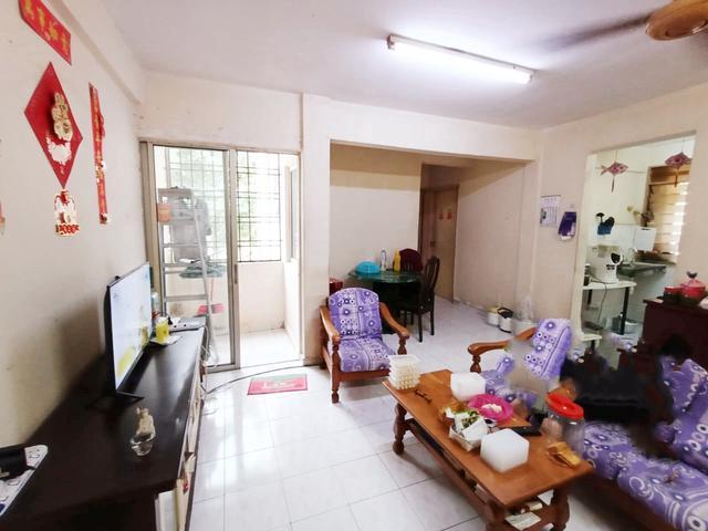 Sri Intan apartment D03xx Jln tasek bandar Seri Alam