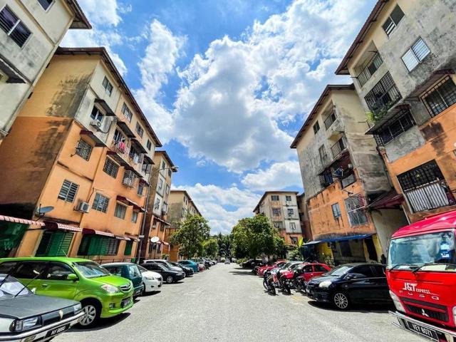 Sri Indah Apartment Seri Kembangan 650sfBelow MarketNo DownP
