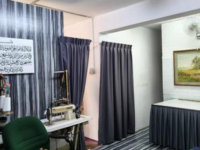 Sri lanang flat TebrauLevel 1 tingkat 1full loan cash out