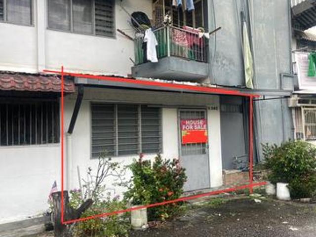 Sri Lempah flat at Jalan Kelang Lama Taman Desa