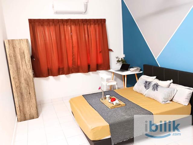 Sri Mutiara PREMIUM Affordable MASTER ROOM: MALE ONLY: Newly Renovated and Clean Room with AirCond