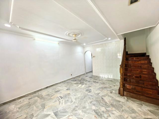 Sri Muda Double Storey Good Condition