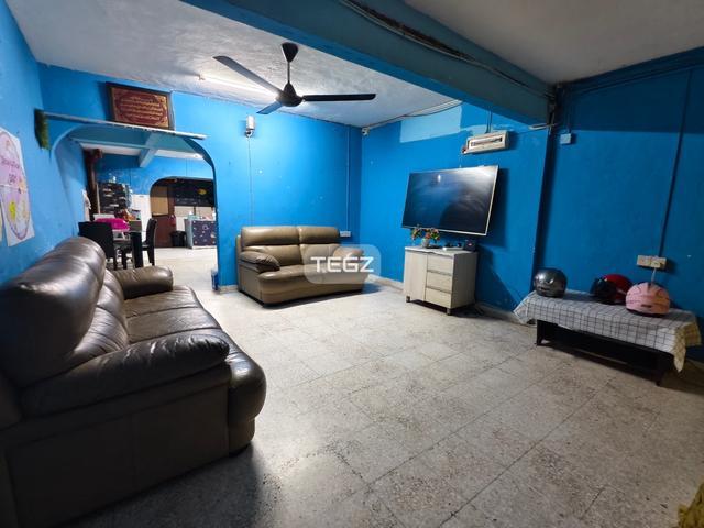 Sri Muda Sek 25 Shah Alam 3 Storey House Good Condition Full Loan