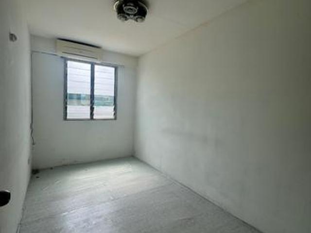 Sri Saujana Macallum 1 Carpark Corner Lot