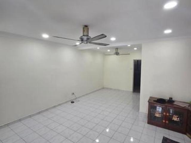 SRI SEGAMBUT KEPONG DOUBLE STOREY HOUSE For RENT