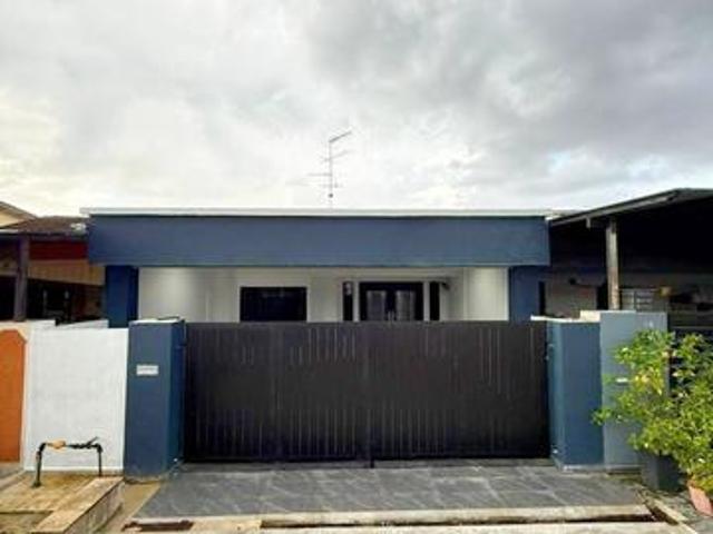 Sri Skudai Fully Renovated 22x70 3B2B cheap new gate kitchen freehold