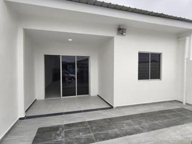 Sri skudai single storey low cost for sales full loan