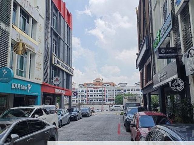 SRI PETALING