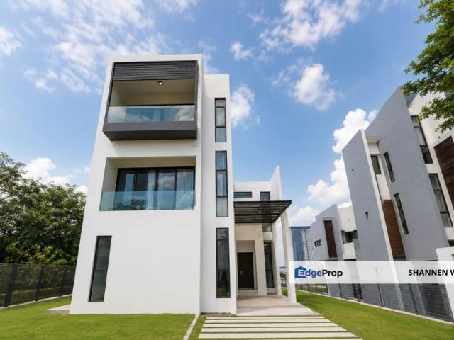 Sri Petaling @ Modern 3 Storey Bungalow with Private Pool & Entertainment Room @ RM14k