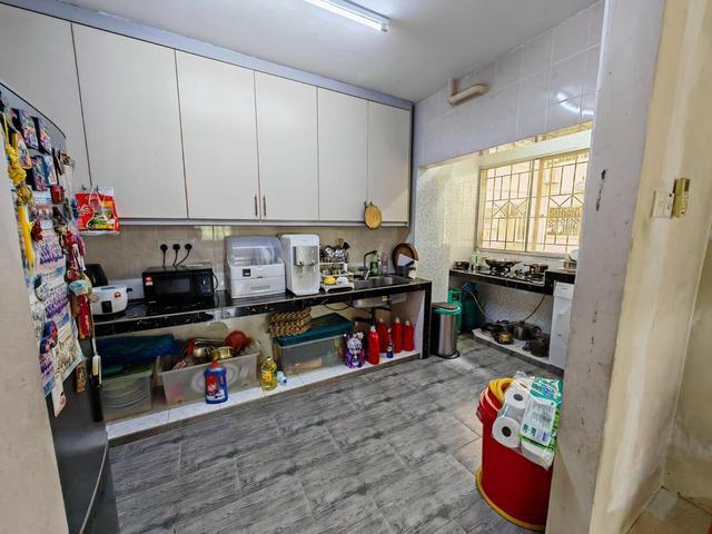 Sri Pinang Apartment For Sale At Bandar Puteri Puchong partly furnish