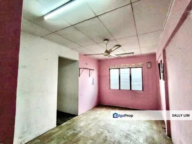 Sri Plentong Flat