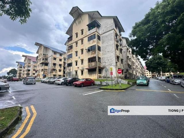 Sri Plentong Flat